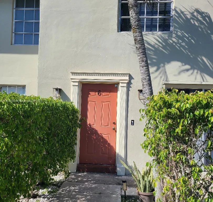 5620 NW 59th St # 6, Tamarac FL 33319