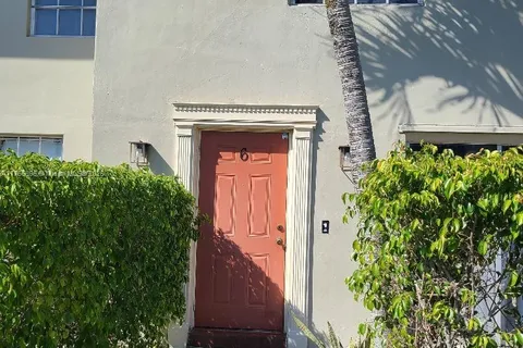 5620 NW 59th St # 6, Tamarac FL 33319