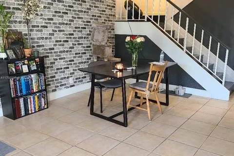 5620 NW 59th St # 6, Tamarac FL 33319