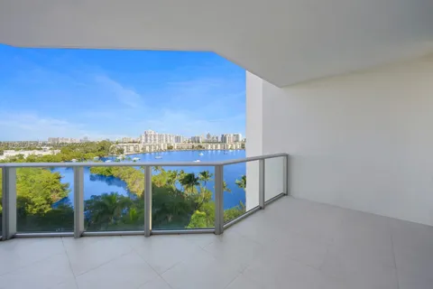 17301 Biscayne Blvd # 808, North Miami Beach FL 33160