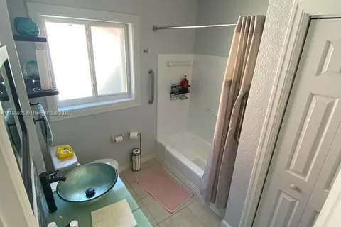 7110 Hope St # 4, Hollywood FL 33024