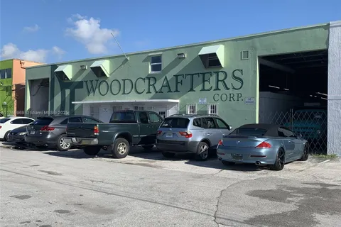 1677 W 31st Pl # 1677, Hialeah FL 33012