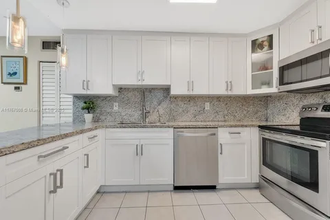 1810 W 56th St # 3108, Hialeah FL 33012