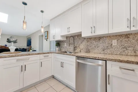 1810 W 56th St # 3108, Hialeah FL 33012
