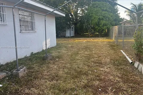 576 NW 2nd St # 1, Florida City FL 33034