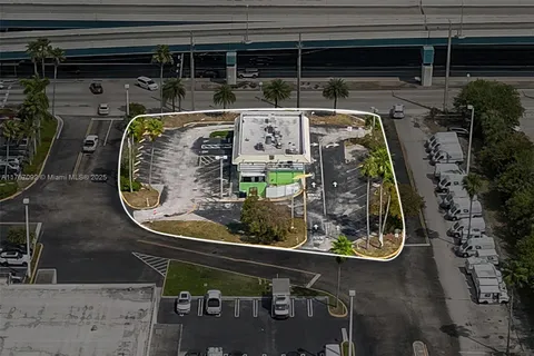 7490 NW 25th St, Miami FL 33122