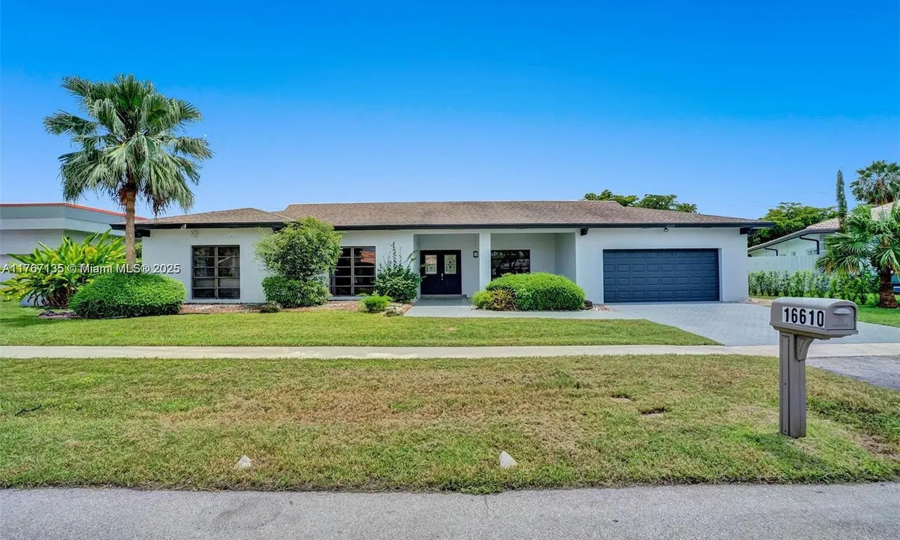 16610 Royal Poinciana, Weston FL 33326