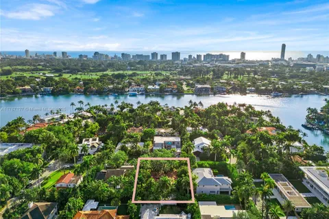 2524 Regatta Ave, Miami Beach FL 33140