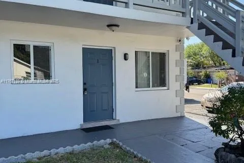 495 NW 43rd Ct # 1, Oakland Park FL 33309