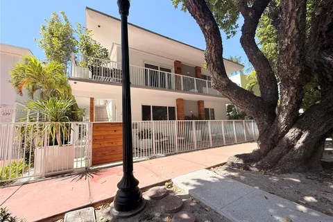 224 Meridian Ave # 9, Miami Beach FL 33139