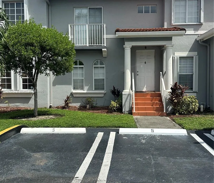 5240 NW 109th Ave # 5, Doral FL 33178