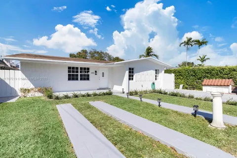 395 W 39th Pl, Hialeah FL 33012