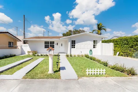 395 W 39th Pl, Hialeah FL 33012