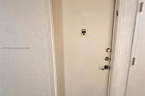 800 Parkview # 119, Hallandale Beach FL 33009