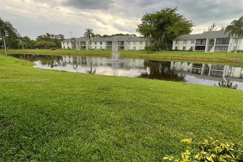 3606 Alder Dr # F2, West Palm Beach FL 33417