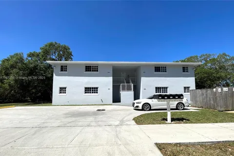 800 SW 10th Ave # 5, Hallandale Beach FL 33009