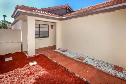6324 NW 179th Ter, Hialeah FL 33015