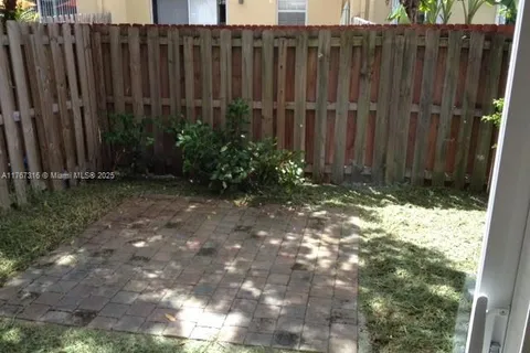 10762 NW 80 Ln, Doral FL 33178