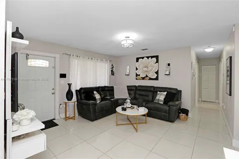 2980 NW 208th Ter, Miami Gardens FL 33056