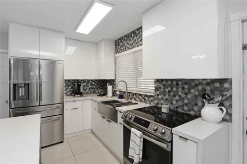 2980 NW 208th Ter, Miami Gardens FL 33056