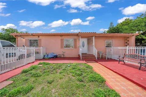 334 E 18th St, Hialeah FL 33010