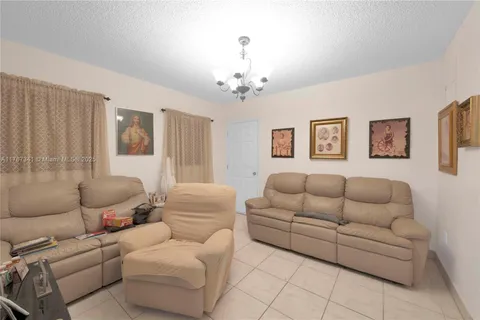 334 E 18th St, Hialeah FL 33010