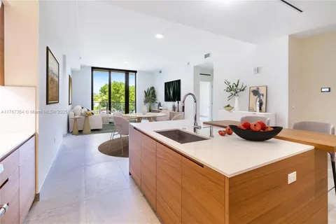 3581 E Glencoe St # 307, Miami FL 33133