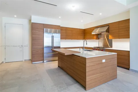 3581 E Glencoe St # 307, Miami FL 33133