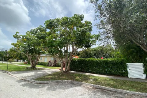 790 SW 21st Rd, Miami FL 33129