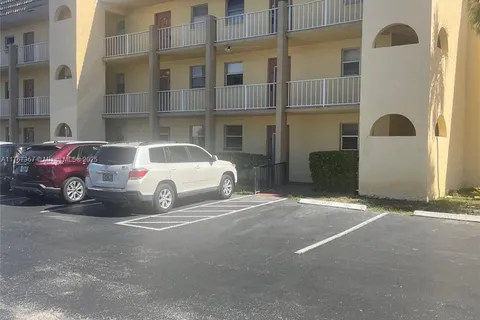 8500 Sunrise Lakes Blvd # 106, Sunrise FL 33322