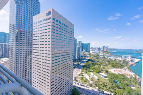 325 S Biscayne Blvd # 3624, Miami FL 33131