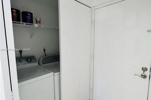 8290 Lake Dr # 310, Doral FL 33166