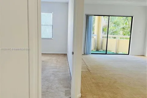 8290 Lake Dr # 310, Doral FL 33166