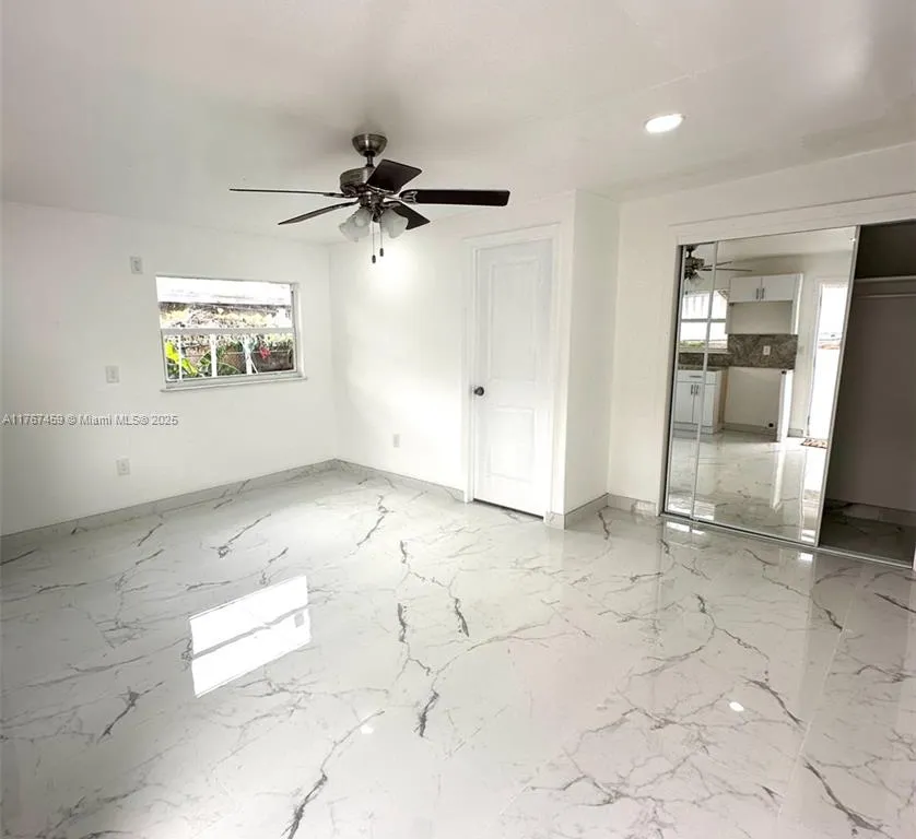 2710 N 72nd Ave # B, Hollywood FL 33024