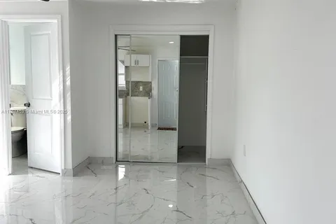 2710 N 72nd Ave # B, Hollywood FL 33024
