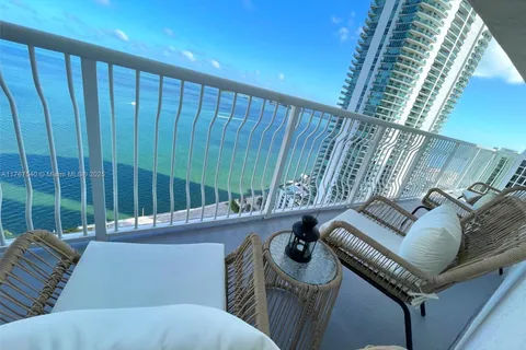 1200 Brickell Bay Dr # 3201, Miami FL 33131