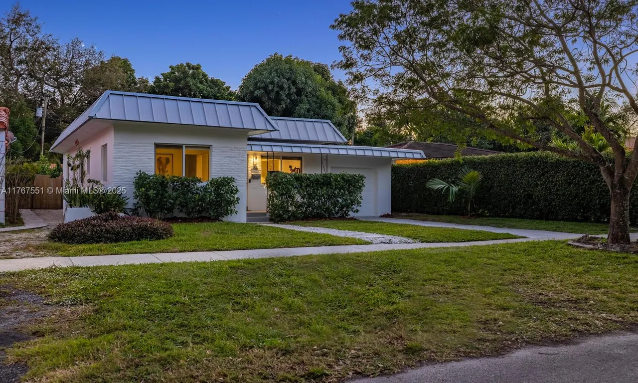 368 NE 89th St, El Portal FL 33138