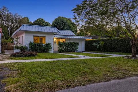 368 NE 89th St, El Portal FL 33138