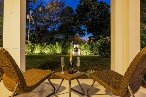 368 NE 89th St, El Portal FL 33138