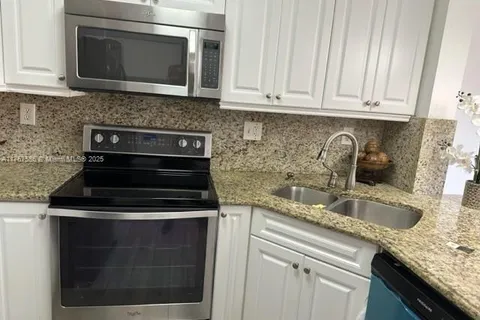 8851 NW 119th St # 1, Hialeah Gardens FL 33018