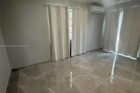 1636 Wilson St, Hollywood FL 33020