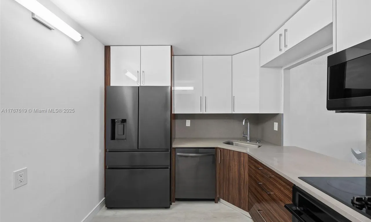 2001 Atlantic Shores Blvd # 116, Hallandale Beach FL 33009