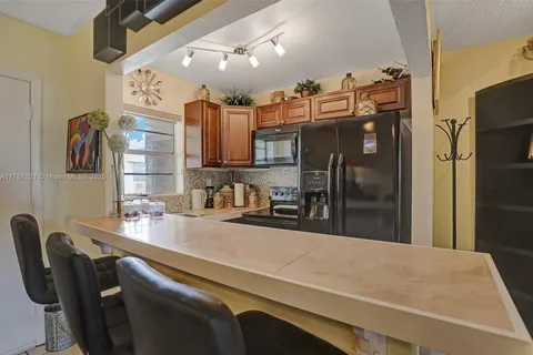 3536 NE 168th St # 502, North Miami Beach FL 33160