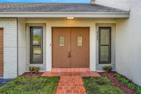 8380 NW 7th Street, Pembroke Pines FL 33024