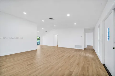 8380 NW 7th Street, Pembroke Pines FL 33024