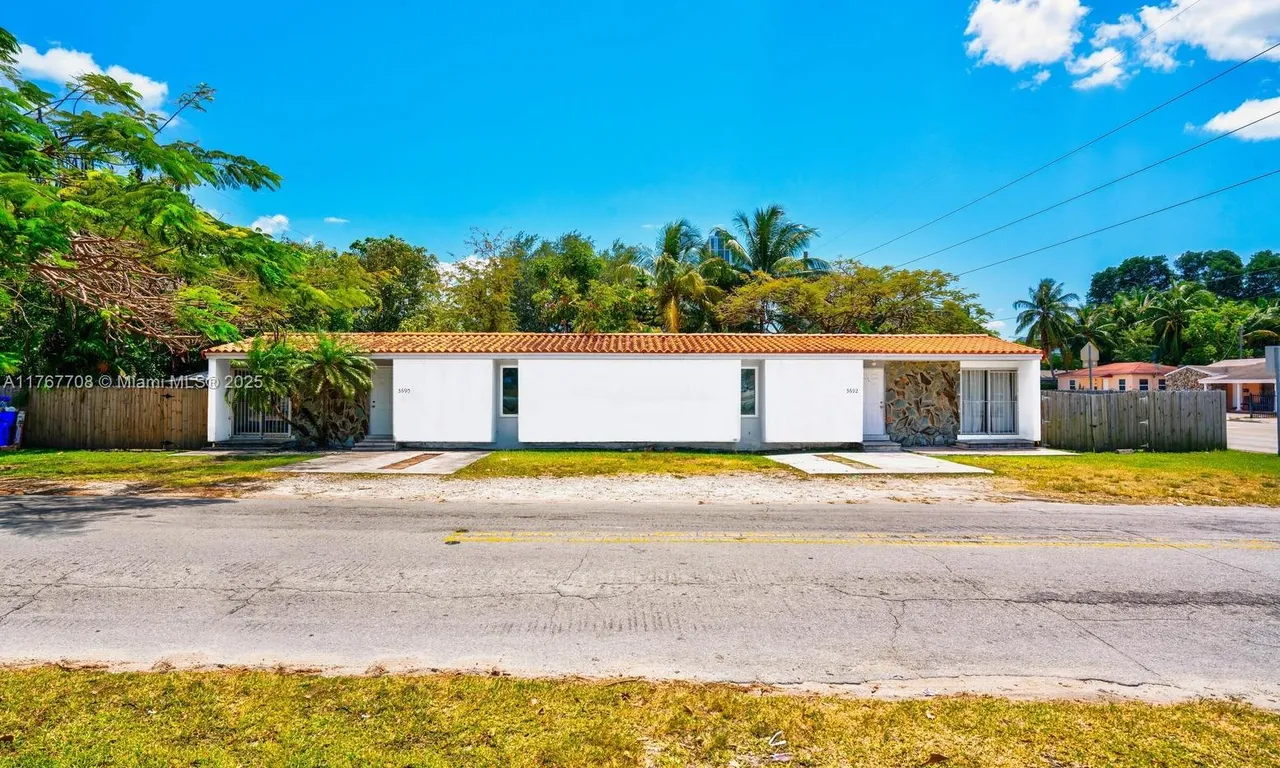 3690 SW 28th St, Miami FL 33133