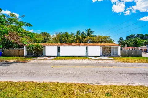3690 SW 28th St, Miami FL 33133