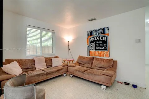 3690 SW 28th St, Miami FL 33133