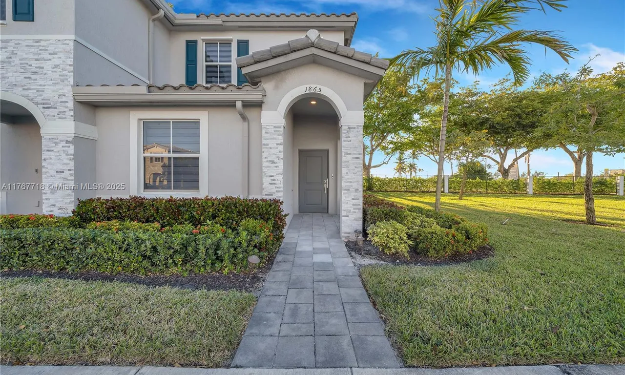 1865 SE 27th Rd, Homestead FL 33035