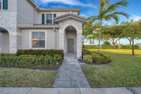 1865 SE 27th Rd, Homestead FL 33035